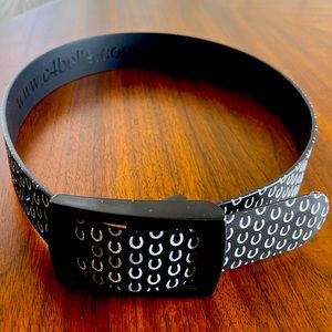 C4 Equestrian Belt, black with Grey/white horseshoes